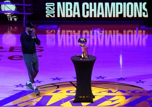 1621000769991007986.jpg LDN-L-LAKERS-0513-KB9.jpg